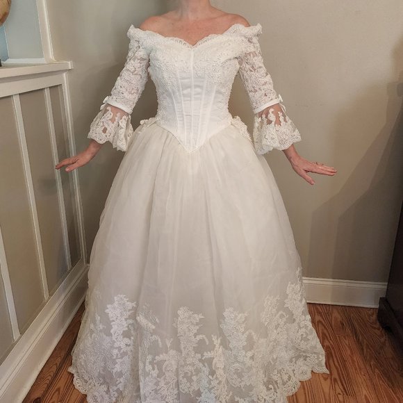 Demetrios Princess Wedding gown - Picture 1 of 12